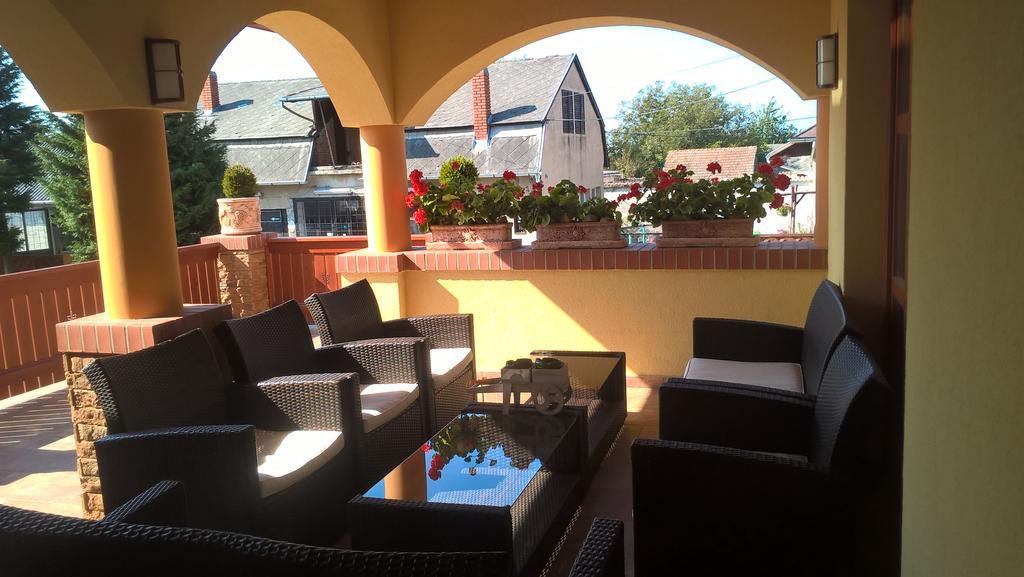 Vitis Vendeghaz Hotel Becsehely Exterior photo